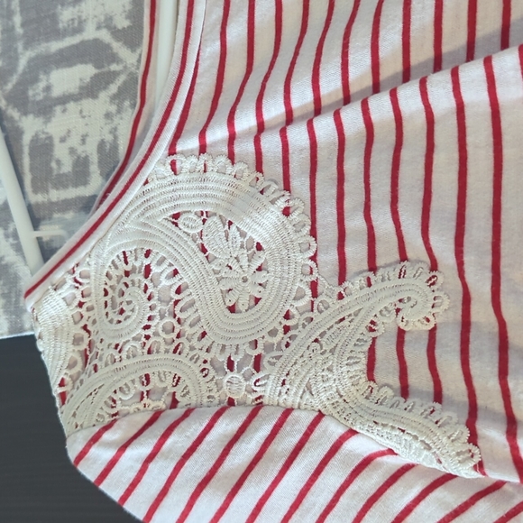Striped Loft Tee with shoulder embellishments - Picture 5 of 5
